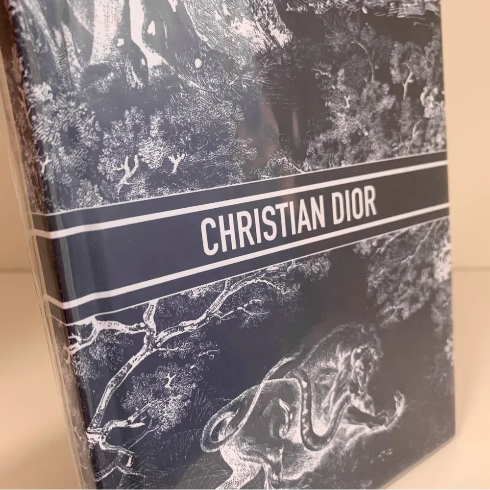 Hold Christian Dior hardcover notebook France